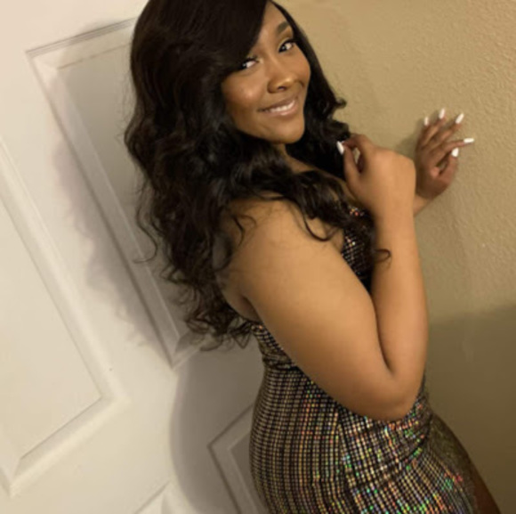 Meet your Posher, Zandria - Picture 1 of 1